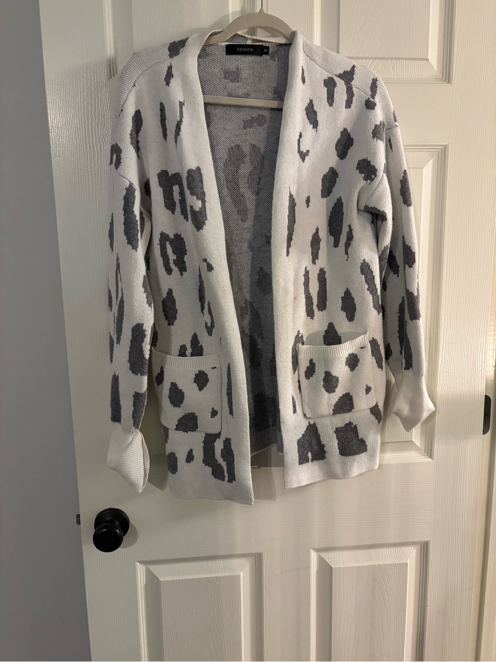 Leopard Print Open Front Long Cardigan in White and Gray